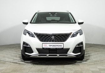 Подержанный автомобиль Peugeot 3008 2018 года (2 фото)