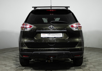 Подержанный автомобиль Nissan X-Trail 2016 года (6 фото)