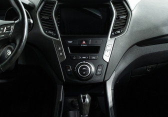 Подержанный автомобиль Hyundai Santa Fe 2017 года (15 фото)