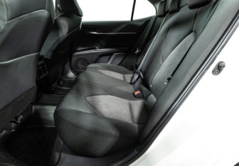 Подержанный автомобиль Toyota Camry Sedan 2018 года (10 фото)
