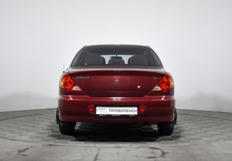 Подержанный автомобиль Kia Spectra Sedan 2007 года (6 фото)