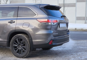 Подержанный автомобиль Toyota Highlander 2014 года (8 фото)