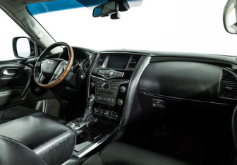 Подержанный автомобиль Infiniti QX80 2014 года (9 фото)