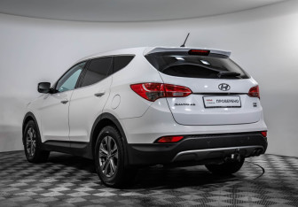 Подержанный автомобиль Hyundai Santa Fe 2012 года (7 фото)