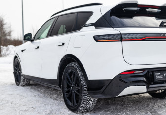 Подержанный автомобиль Voyah Free 2024 года (11 фото)