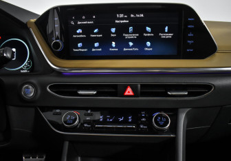 Подержанный автомобиль Hyundai Sonata 2021 года (13 фото)