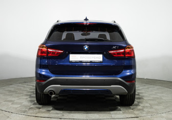 Подержанный автомобиль BMW X1 2017 года (6 фото)