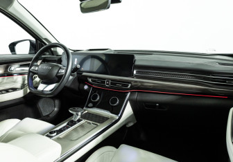 Подержанный автомобиль Exeed VX 2022 года (9 фото)