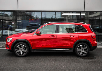 Подержанный автомобиль Mercedes-Benz GLB 2021 года (8 фото)