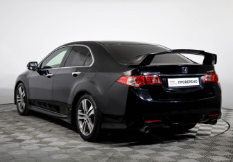 Подержанный автомобиль Honda Accord Sedan 2011 года (3 фото)