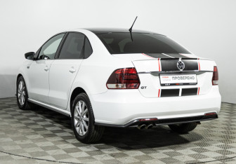 Подержанный автомобиль Volkswagen Polo Sedan 2016 года (7 фото)