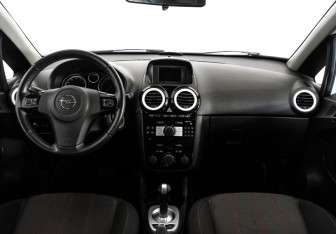 Подержанный автомобиль Opel Corsa 2011 года (10 фото)