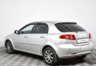 Подержанный автомобиль Chevrolet Lacetti Hatchback 2011 года (7 фото)