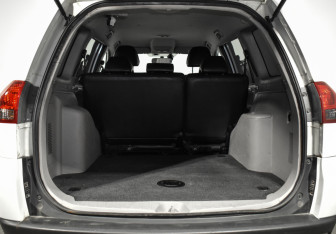 Подержанный автомобиль Mitsubishi Pajero Sport 2013 года (19 фото)