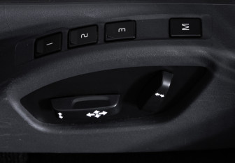Подержанный автомобиль Volvo XC60 2015 года (18 фото)