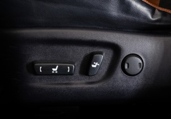 Подержанный автомобиль Toyota RAV4 2013 года (16 фото)