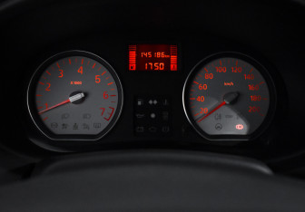 Подержанный автомобиль Renault Logan Sedan 2010 года (14 фото)