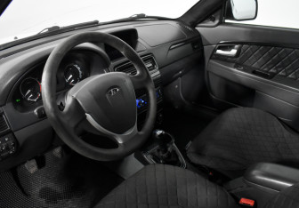 Подержанный автомобиль LADA (ВАЗ) Priora Sedan 2017 года (9 фото)