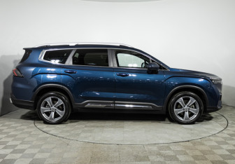 Подержанный автомобиль Geely Okavango 2024 года (4 фото)