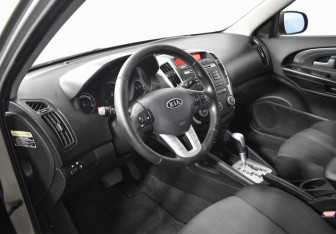 Подержанный автомобиль Kia Ceed Wagon 2011 года (9 фото)