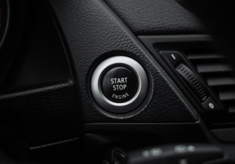 Подержанный автомобиль BMW X1 2013 года (19 фото)
