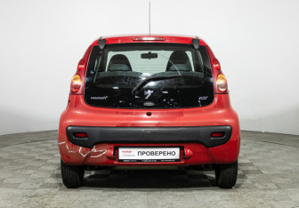 Подержанный автомобиль Peugeot 107 2008 года (6 фото)