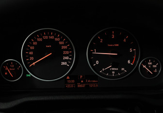 Подержанный автомобиль BMW X4 2016 года (12 фото)