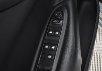 Подержанный автомобиль Citroen C4 Sedan 2014 года (18 фото)