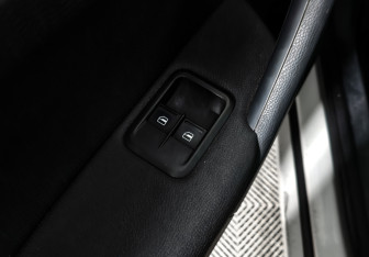 Подержанный автомобиль Skoda Yeti 2014 года (10 фото)