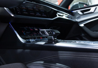 Подержанный автомобиль Audi A6 Wagon 2018 года (25 фото)