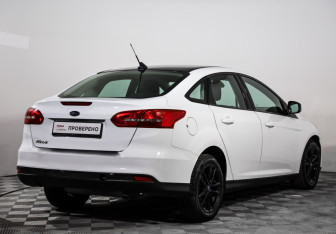 Подержанный автомобиль Ford Focus Sedan 2017 года (5 фото)