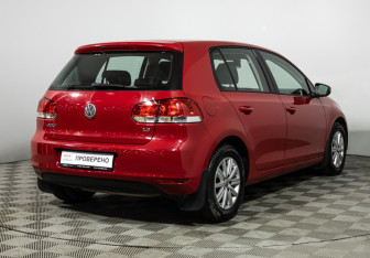 Подержанный автомобиль Volkswagen Golf Hatchback 2012 года (5 фото)
