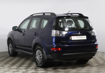 Подержанный автомобиль Mitsubishi Outlander 2011 года (4 фото)