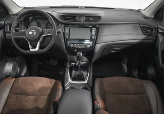 Подержанный автомобиль Nissan Qashqai 2021 года (13 фото)