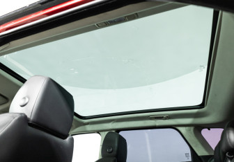 Подержанный автомобиль Land Rover Range Rover Evoque 2015 года (15 фото)