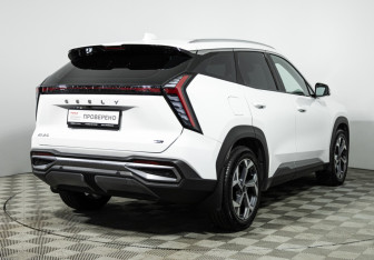 Подержанный автомобиль Geely Atlas 2024 года (5 фото)