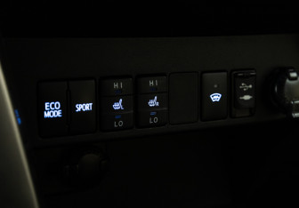 Подержанный автомобиль Toyota RAV4 2017 года (21 фото)