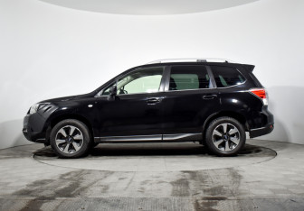Подержанный автомобиль Subaru Forester Suv 2018 года (8 фото)