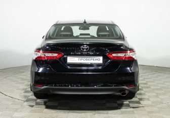 Подержанный автомобиль Toyota Camry Sedan 2021 года (6 фото)