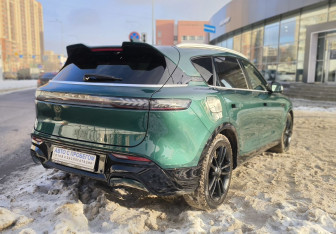 Подержанный автомобиль Voyah Free 2023 года (4 фото)