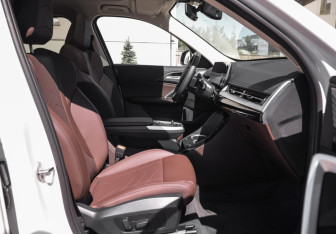 Подержанный автомобиль BMW X1 2024 года (26 фото)