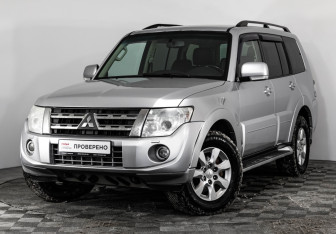 Подержанный автомобиль Mitsubishi Pajero 2013 года (1 фото)