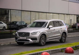Подержанный автомобиль Volvo XC90 2021 года (3 фото)