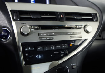 Подержанный автомобиль Lexus RX 2011 года (18 фото)