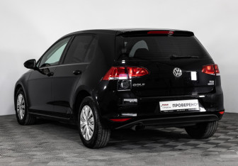 Подержанный автомобиль Volkswagen Golf Hatchback 2013 года (7 фото)