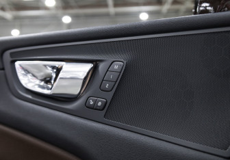Подержанный автомобиль Volvo XC60 2019 года (22 фото)