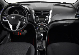 Подержанный автомобиль Hyundai Solaris Sedan 2012 года (12 фото)