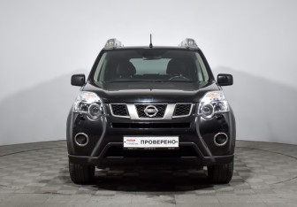 Подержанный автомобиль Nissan X-Trail 2012 года (2 фото)