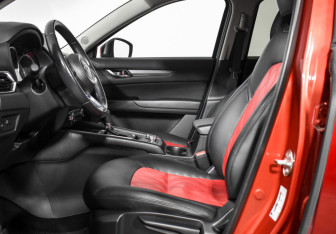 Подержанный автомобиль Mazda CX-5 2018 года (10 фото)