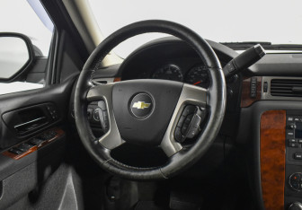 Подержанный автомобиль Chevrolet Tahoe 2013 года (18 фото)